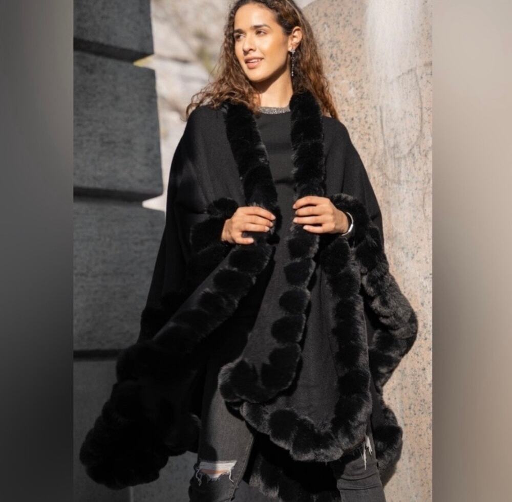 Saachi Anthropologie Cape Shawl Wrap Black Faux Fur One Size